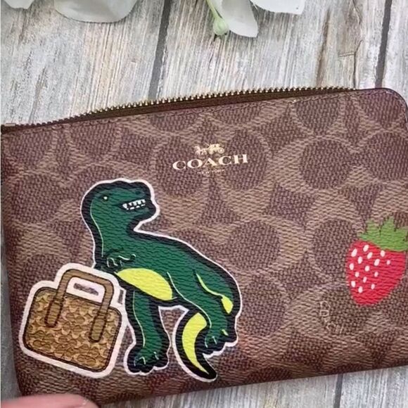 Coach Wristlet In Signature Canvas With Sticker Dinosaur Print Wallet Bag Purse - Picture 2 of 6